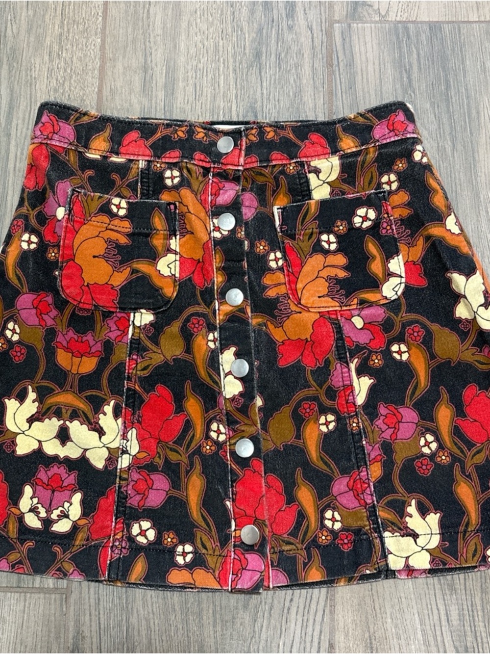 Urban Outfitters Black Floral Button-Front Mini Skirt size XS